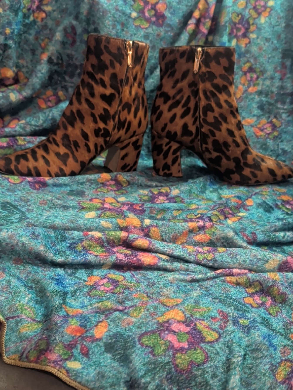 6.5 Sam Edelman Leopard Print Ankle Boots in Brown and Black.  Block Heel. - Picture 3 of 11